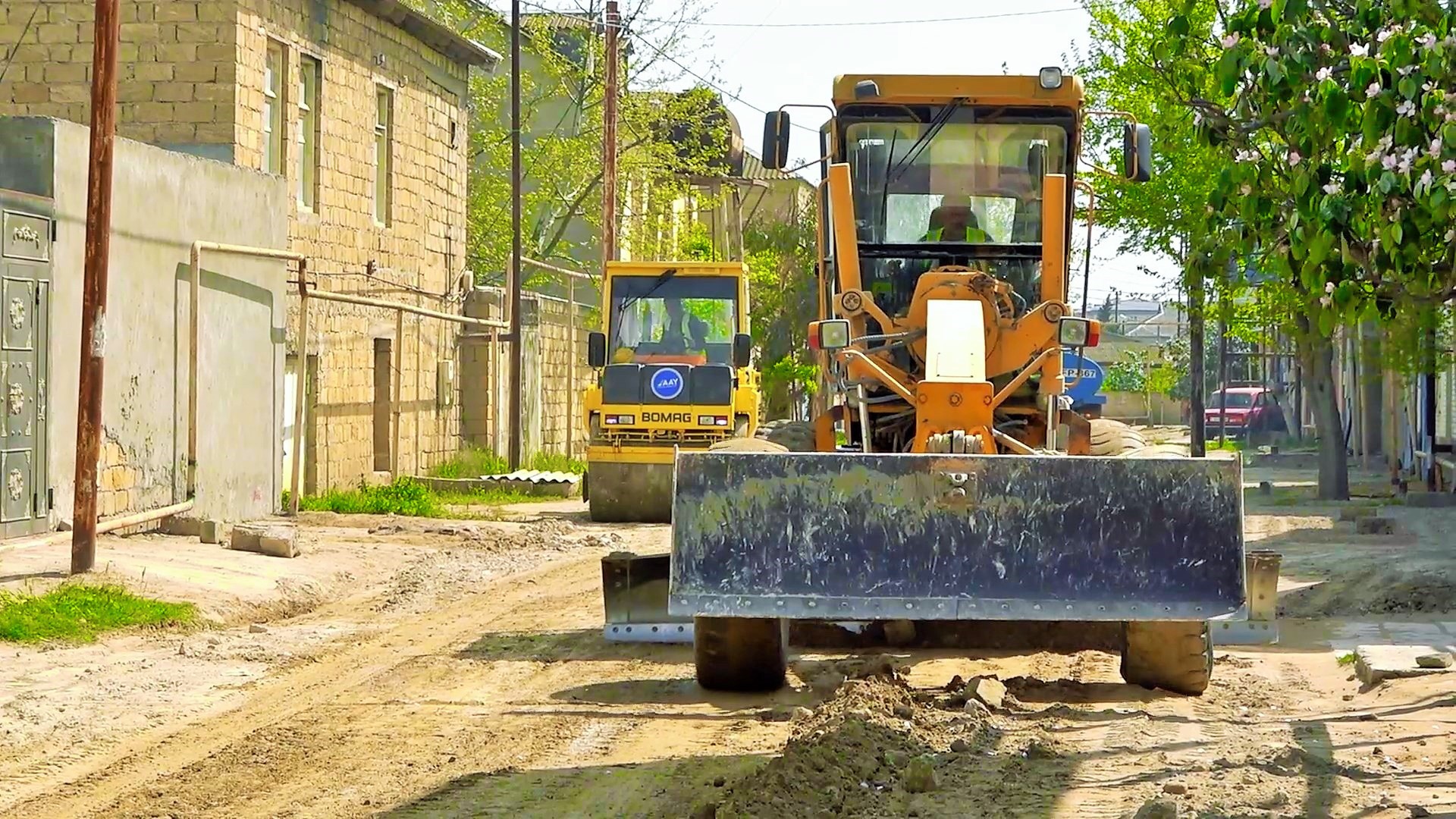 11 Xəzər rayonunda 16.3 km uzunluğa malik küçə və yol təmir edilir