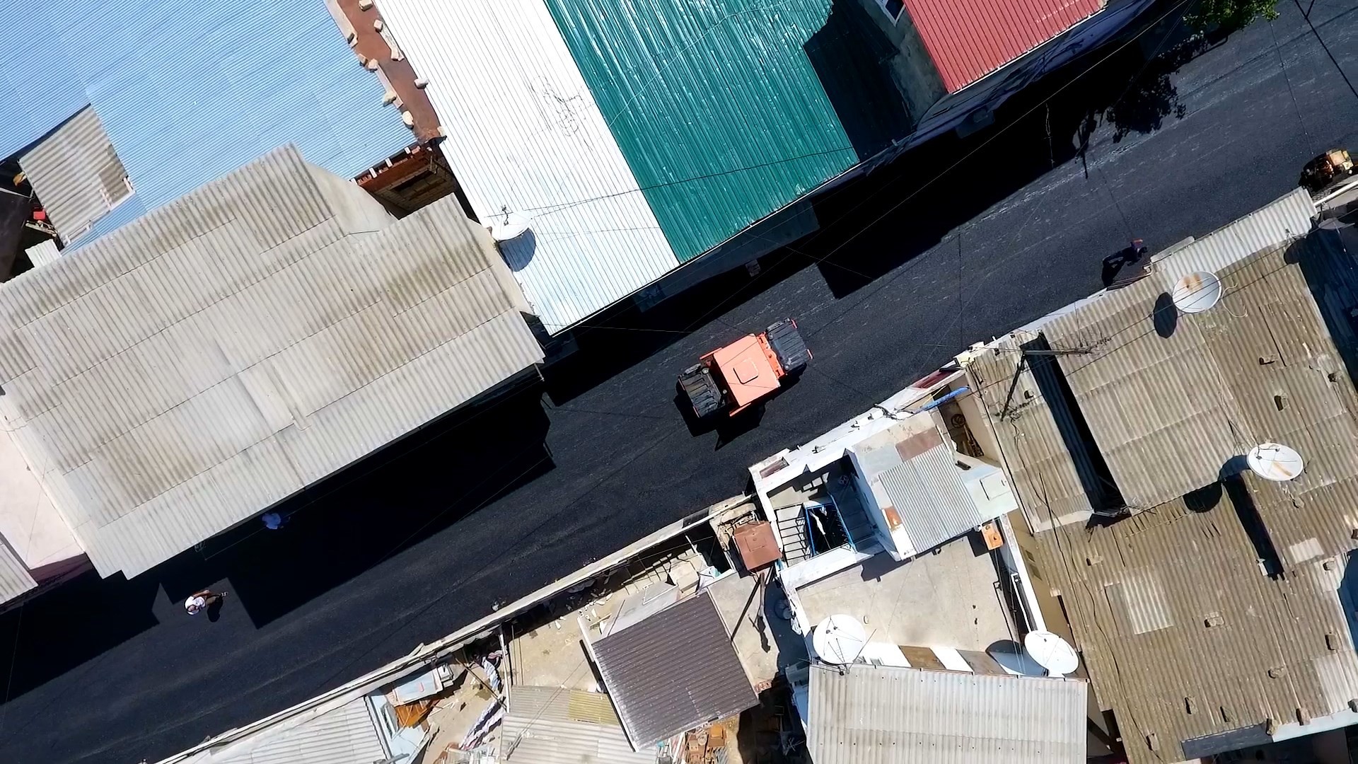 11 Nərimanov rayonunda Arif Hacıyev küçəsi təmir olunur 