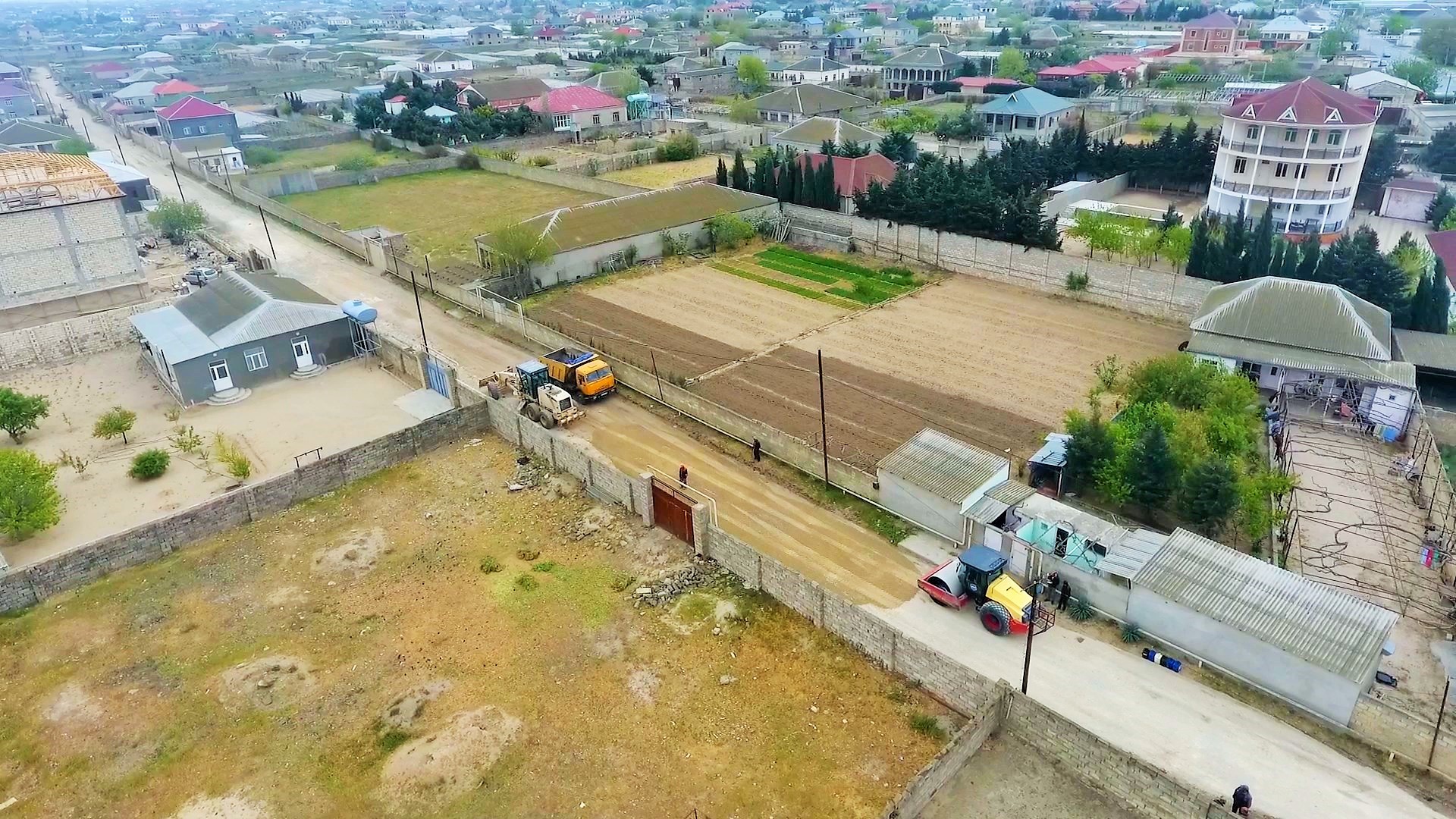 11 Sabunçu rayonunda ümumi uzunluğu 9 km olan küçələr təmir edilir